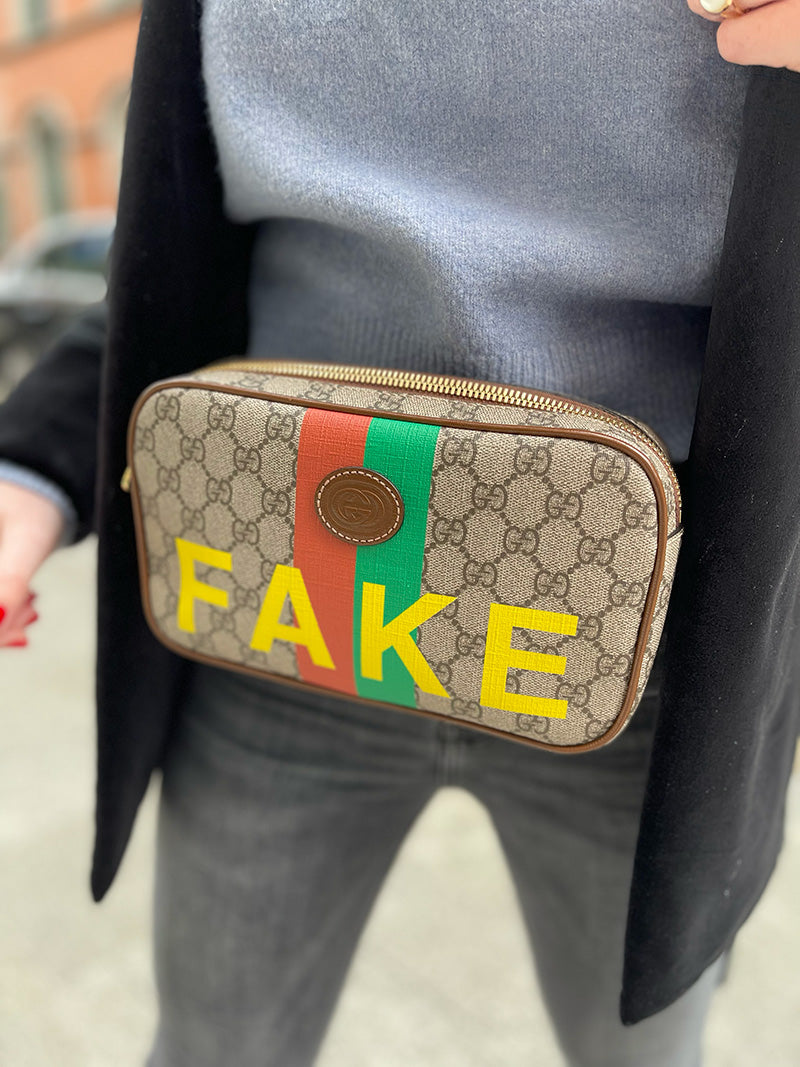 Gucci fanny outlet pack with writing