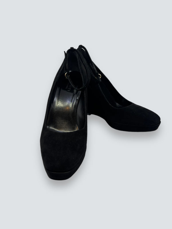 Gucci Size 36 Black Suede Shoes