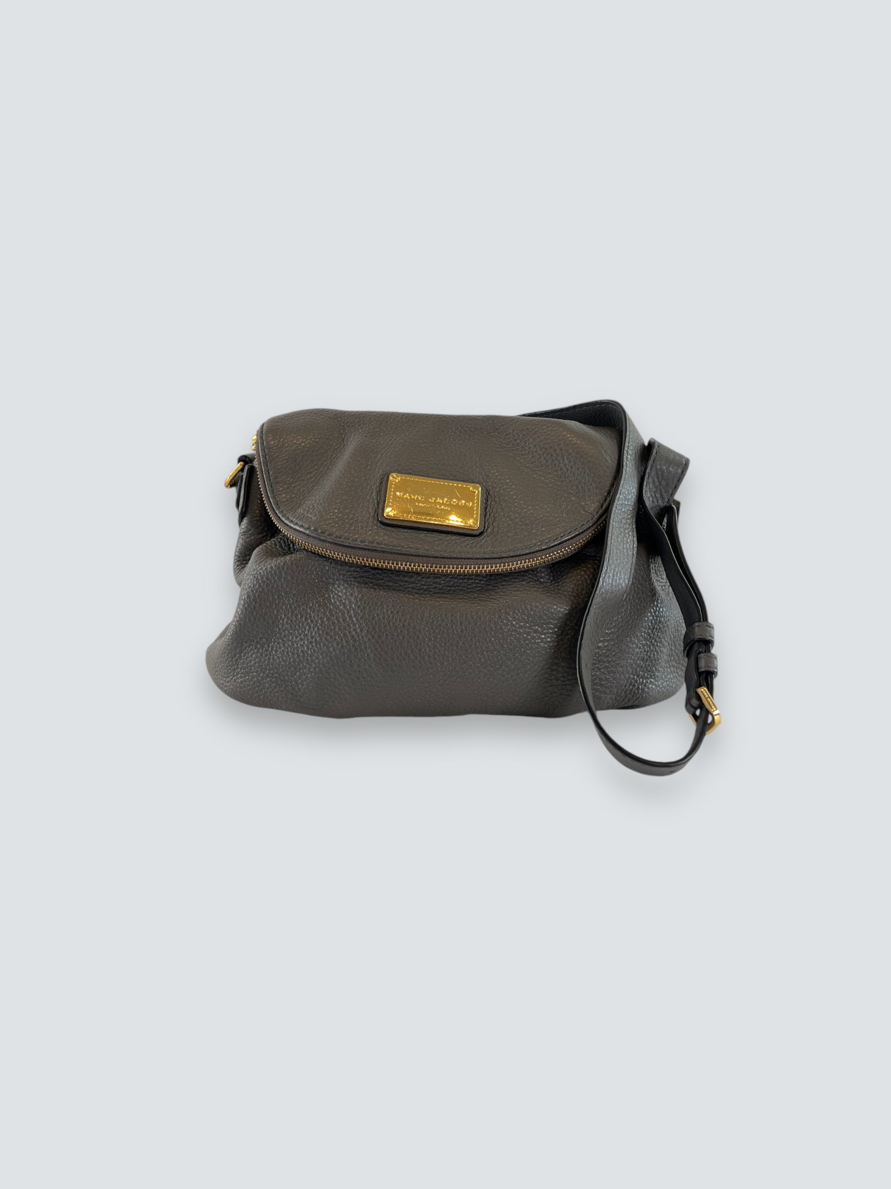 Marc Jacobs shops Lock That Bucket in Swedish Grey Pebbled Leather