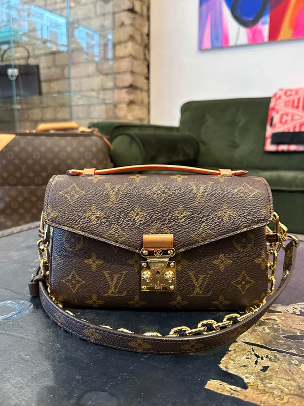 Louis Vuitton Monogram Canvas Pochette Metis East West Shoulder Bag