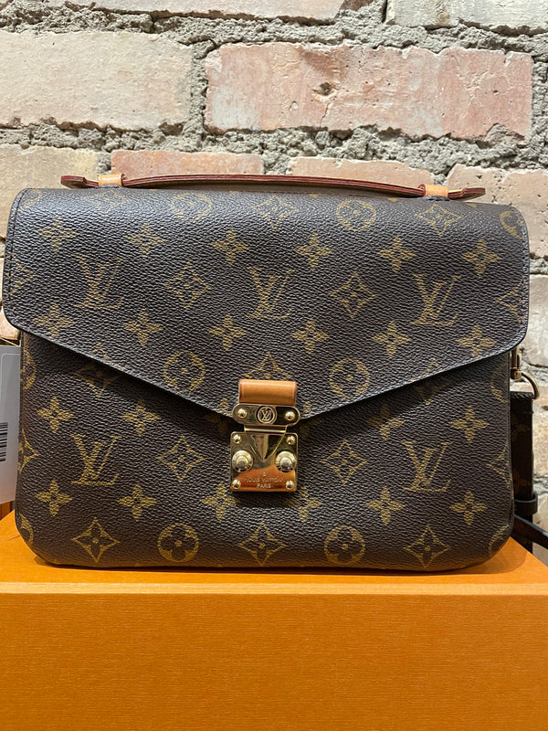 Louis Vuitton Monogram Canvas Pochette Metis